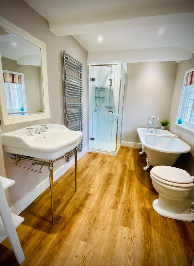 Pass The Keys Superbly Located Handsome Georgian Townhouse Shrewsbury Dış mekan fotoğraf